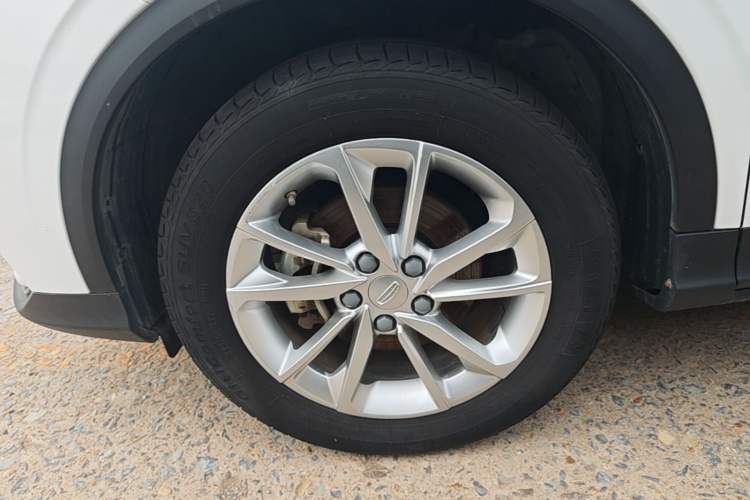 Used Geely Auto Coolray 2020 PRO 240T DCT Hunter Left Front Wheel Hub