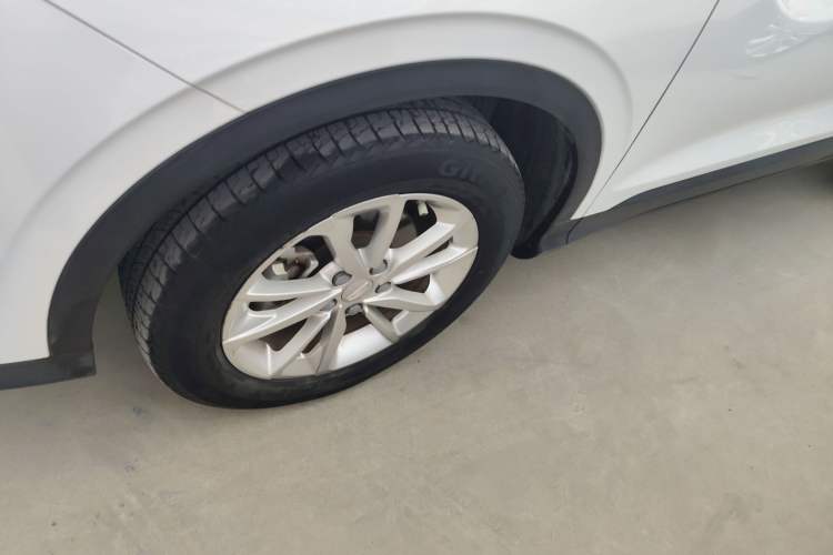 Used Geely Auto Coolray 2020 PRO 240T DCT Hunter Left Front Wheel Hub