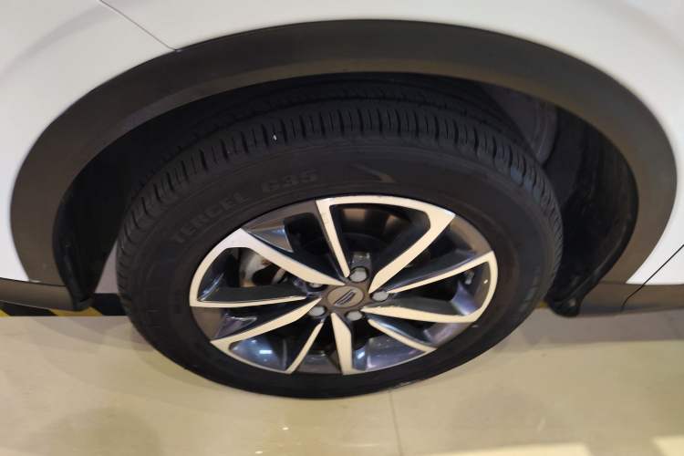 Used Geely Auto Coolray 2020 Facelift 240T DCT Hunter Left Front Wheel Hub