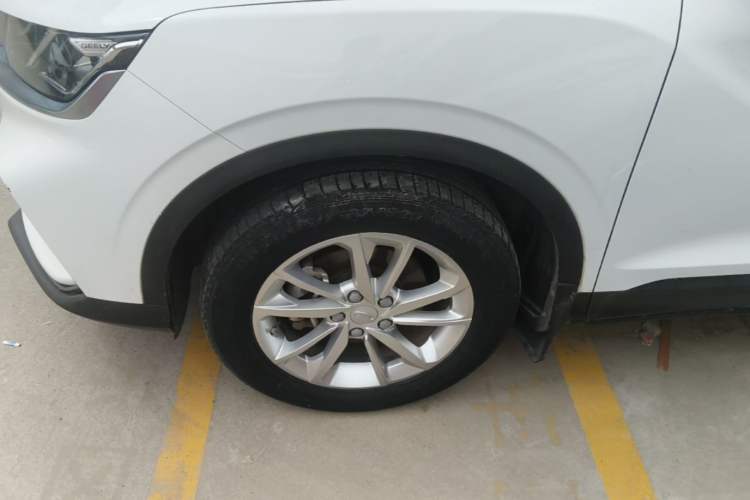 Used Geely Auto Coolray 2020 PRO 240T DCT Hunter Left Front Wheel Hub