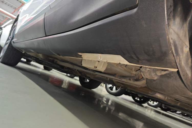 Used Geely Auto Coolray 2020 240T Manual Archer Left Side Sill