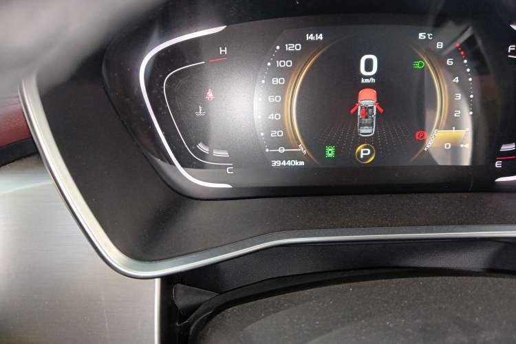 Used Geely Auto Coolray 2020 PRO 260T DCT Battle Odometer Close Up