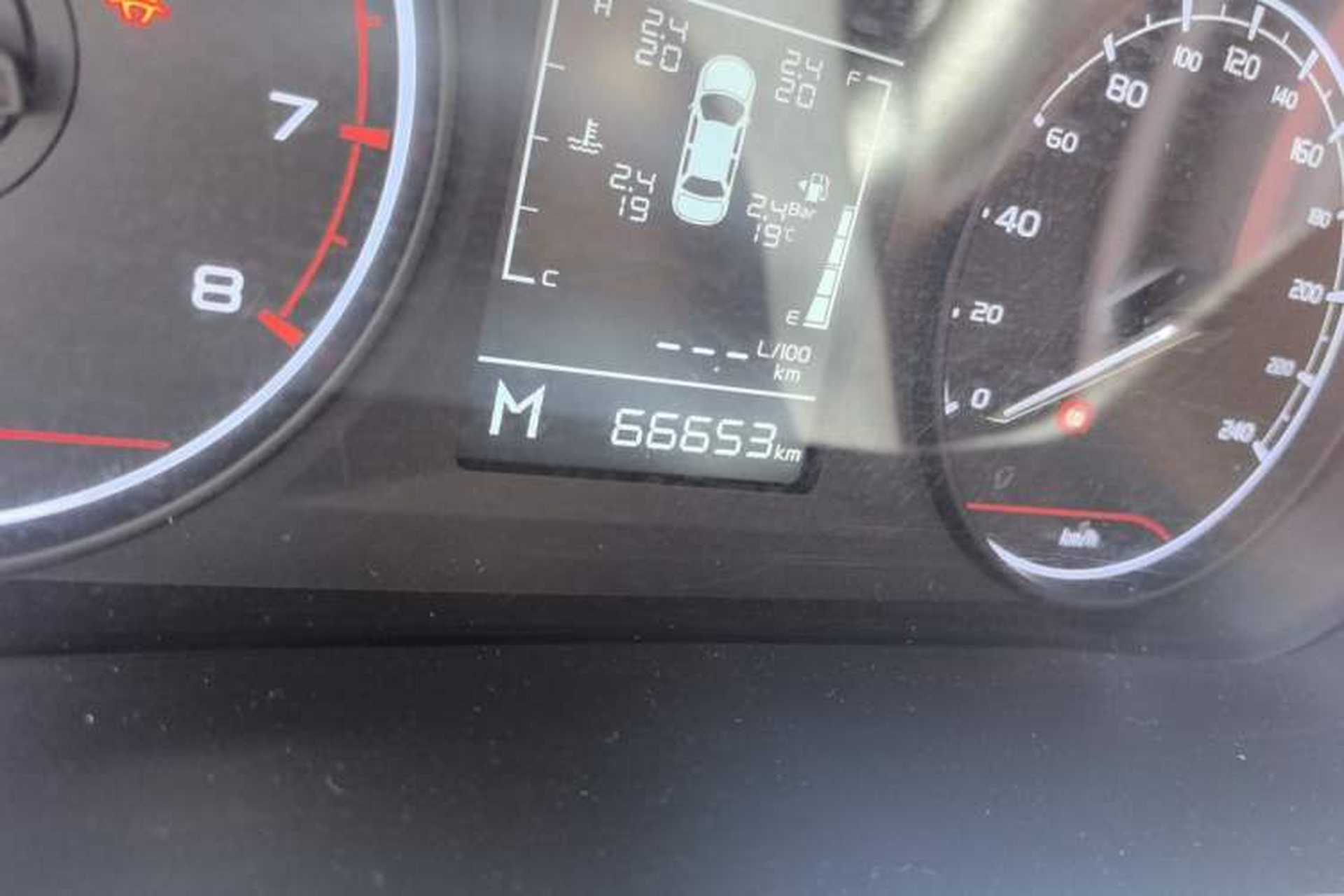 Used Geely Auto Coolray 2020 240T Manual Archer Odometer Close Up