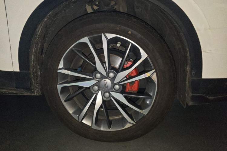 Used Geely Auto Coolray 2020 PRO 260T DCT Knight Right Front Wheel Hub
