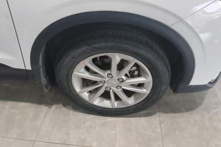 Used Geely Auto Coolray 2020 PRO 240T DCT Hunter Right Front Wheel Hub