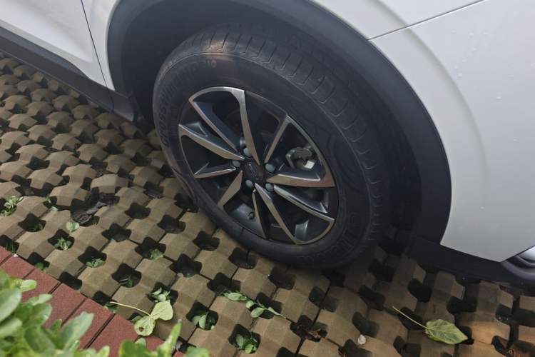 Used Geely Auto Coolray 2020 Facelift 240T DCT Hunter Right Front Wheel Hub