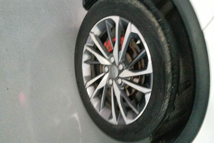 Used Geely Auto Coolray 2020 PRO 260T DCT Knight Right Rear Wheel Hub