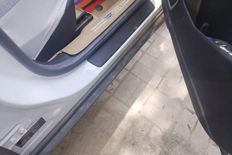 Used Geely Auto Coolray 2020 PRO 240T DCT Hunter Right Side Sill
