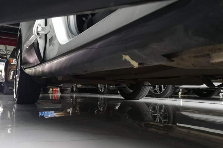 Used Geely Auto Coolray 2020 PRO 240T Manual Shooter Right Side Sill