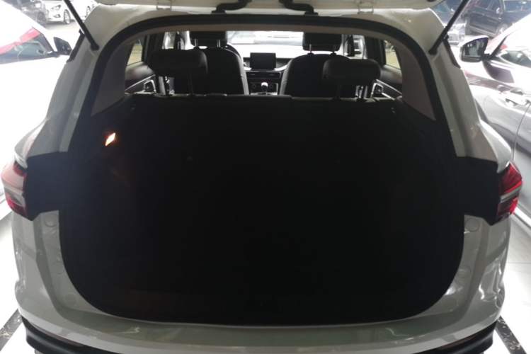 Used Geely Auto Coolray 2020 PRO 240T Manual Shooter Trunk