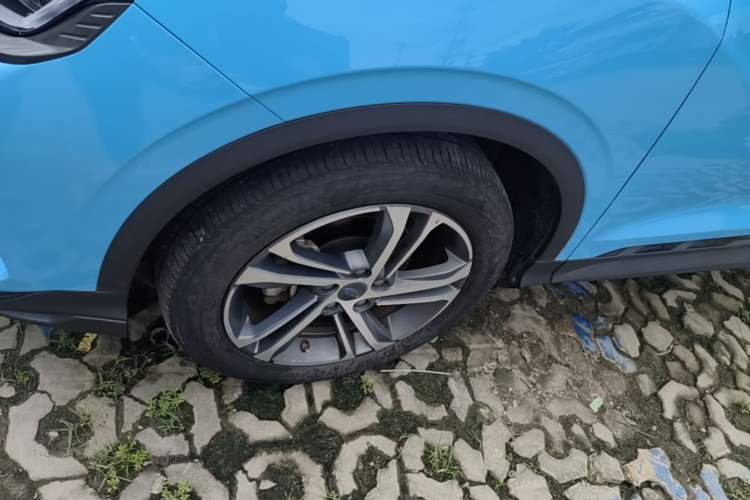 Used Geely Auto Coolray 2021 1.4T DCT Diamond Edition Exterior 4