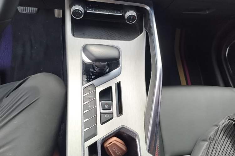 Used Geely Auto Coolray 2021 1.4T DCT Diamond Edition Gear Lever