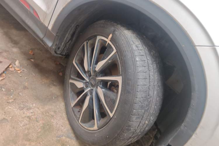 Used Geely Auto Coolray 2021 1.5TD DCT Starry Edition Right Front Wheel Hub