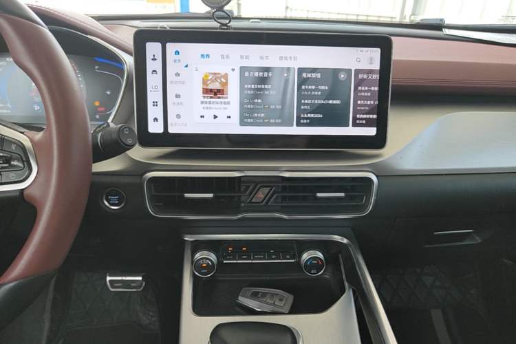 Used Geely Auto Coolray 2021 1.5TD DCT Glory Edition Audio And AC Panel