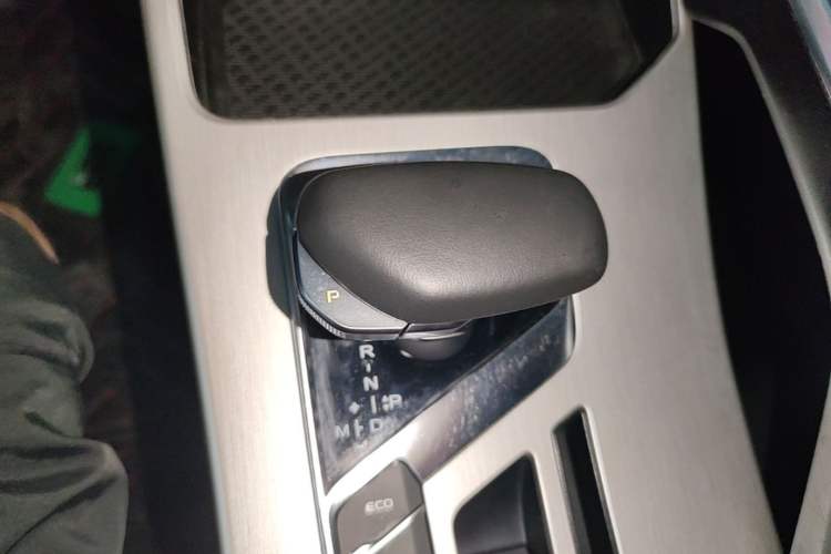 Used Geely Auto Coolray 2021 1.4T DCT Diamond Edition Gear Lever
