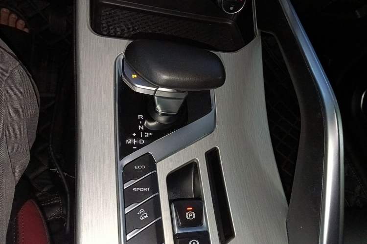 Used Geely Auto Coolray 2021 1.4T DCT Diamond Edition Gear Lever