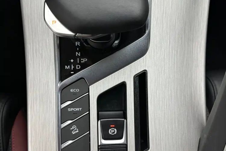 Used Geely Auto Coolray 2021 1.4T DCT Diamond Edition Interior 1