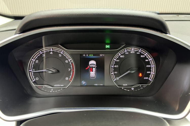 Used Geely Auto Coolray 2021 1.4T DCT Platinum Edition Odometer Close Up