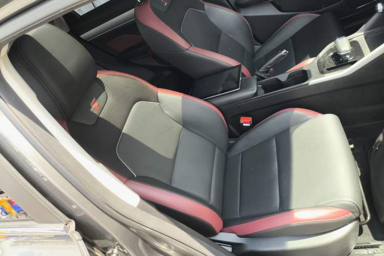 Used Geely Auto Coolray 2021 1.4T DCT Platinum Edition Right Front Seat