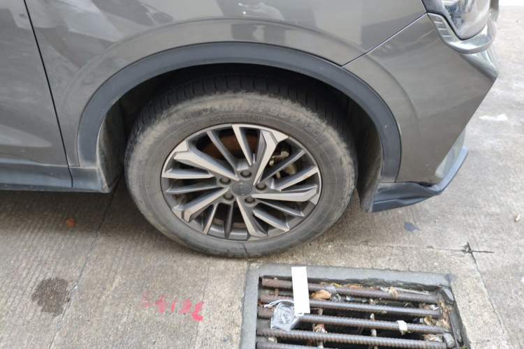 Used Geely Auto Coolray 2021 1.4T DCT Platinum Edition Right Front Wheel Hub