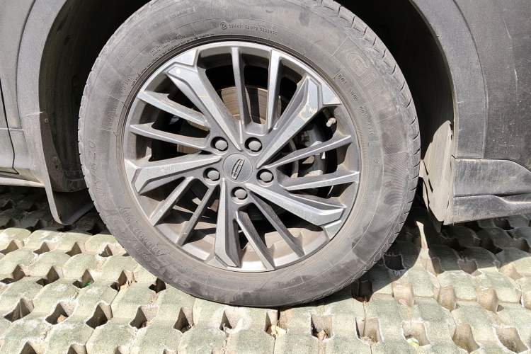 Used Geely Auto Coolray 2021 1.4T Manual Gold Edition Right Front Wheel Hub