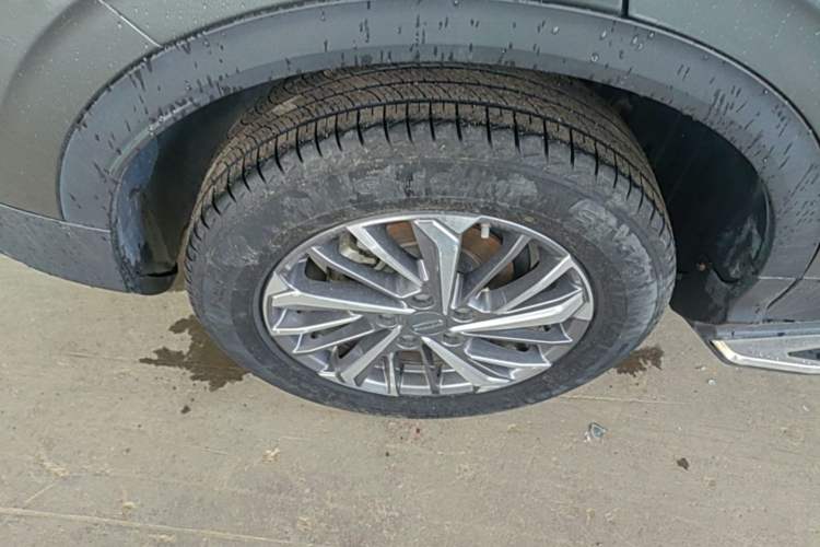 Used Geely Auto Coolray 2021 1.4T Manual Gold Edition Right Rear Wheel Hub