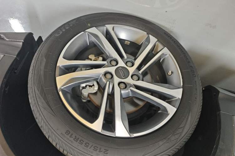 Used Geely Auto Coolray 2021 1.4T DCT Diamond Edition Right Rear Wheel Hub