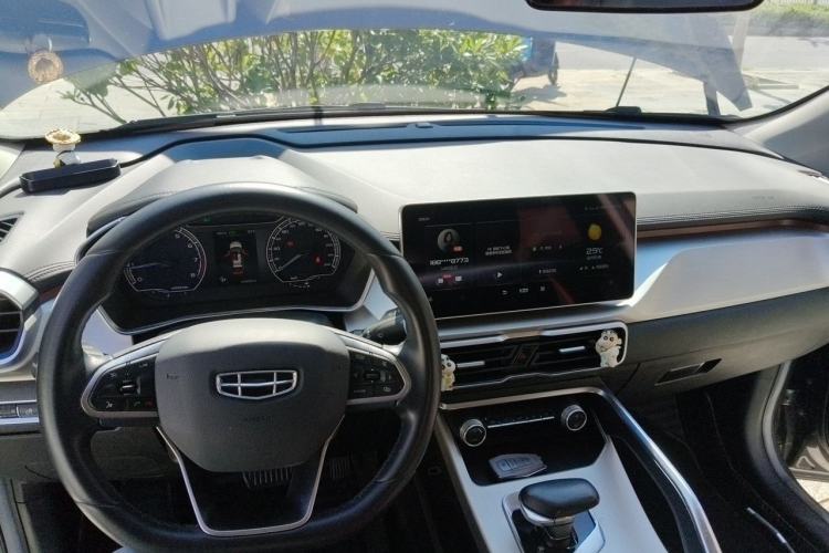 Used Geely Auto Coolray 2021 1.4T DCT Platinum Edition Center Console