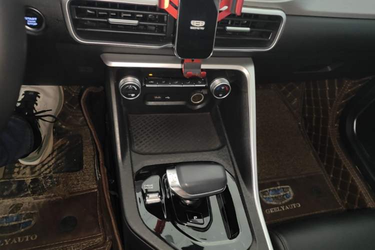 Used Geely Auto Coolray 2021 1.4T DCT Platinum Edition Audio And AC Panel