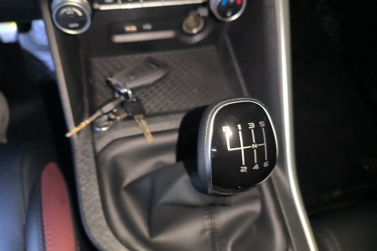 Used Geely Auto Coolray 2021 1.4T Manual Gold Edition Gear Lever