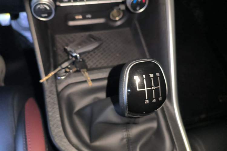 Used Geely Auto Coolray 2021 1.4T Manual Gold Edition Gear Lever