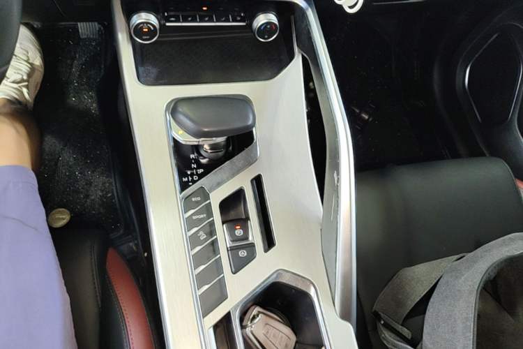 Used Geely Auto Coolray 2021 1.4T DCT Diamond Edition Gear Lever