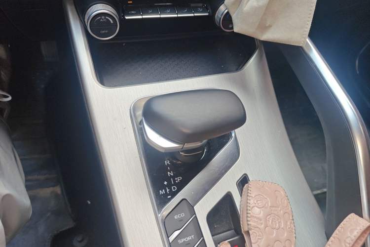 Used Geely Auto Coolray 2021 1.4T DCT Diamond Edition Gear Lever