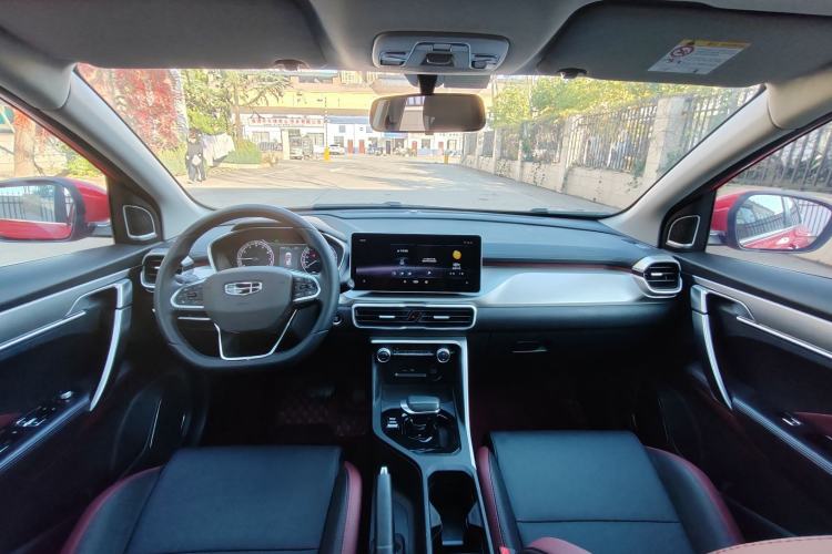 Used Geely Auto Coolray 2021 1.4T DCT Platinum Edition Interior 4