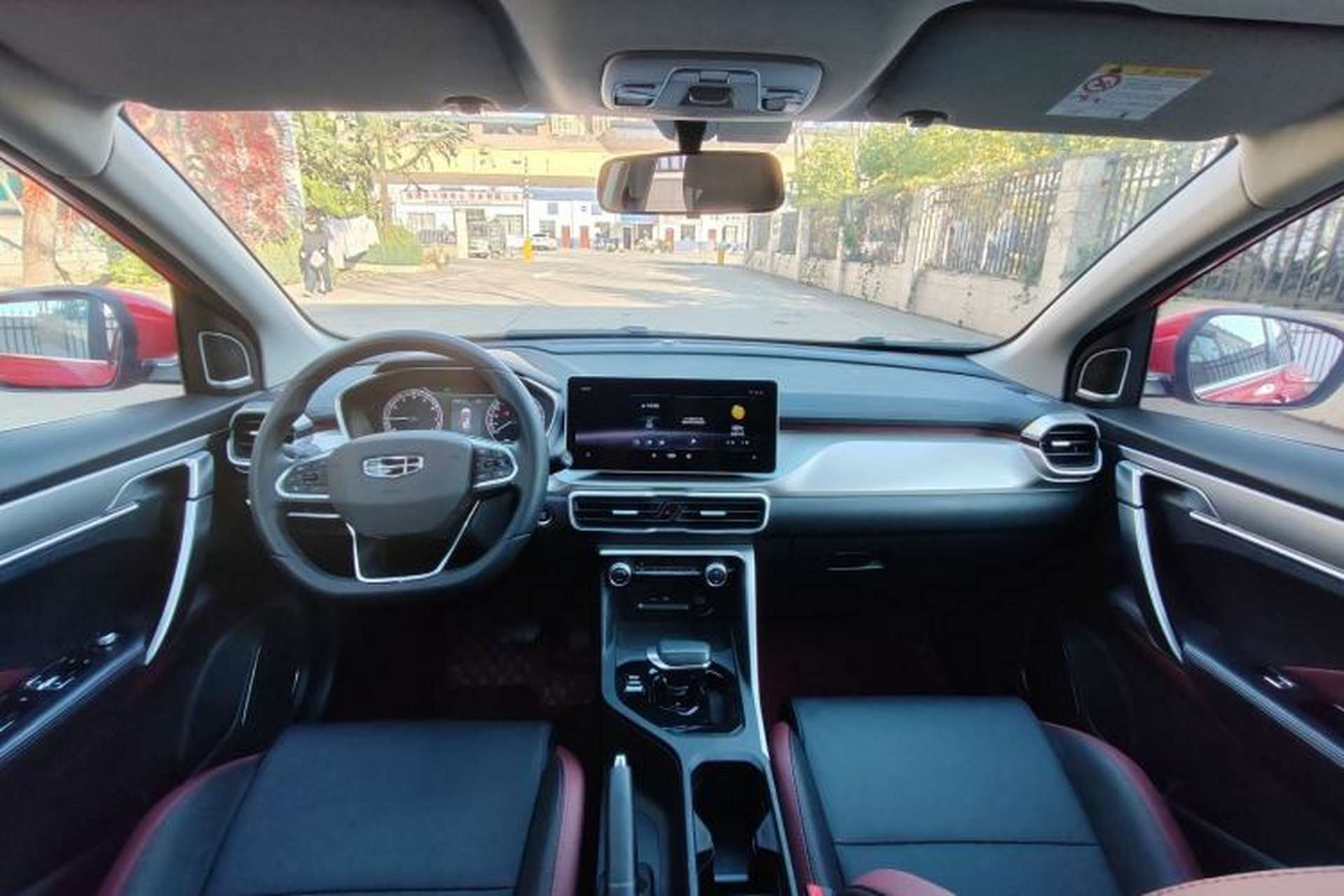 Used Geely Auto Coolray 2021 1.4T DCT Platinum Edition Interior 4