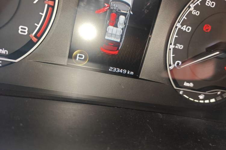 Used Geely Auto Coolray 2021 1.4T DCT Diamond Edition Odometer Close Up