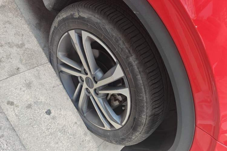 Used Geely Auto Coolray 2021 1.4T DCT Diamond Edition Right Front Wheel Hub