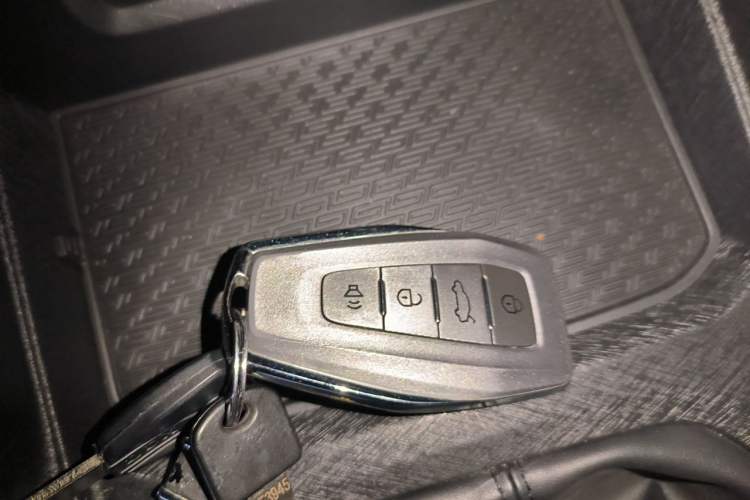 Used Geely Auto Coolray 2021 1.4T Manual Gold Edition Vehicle Key