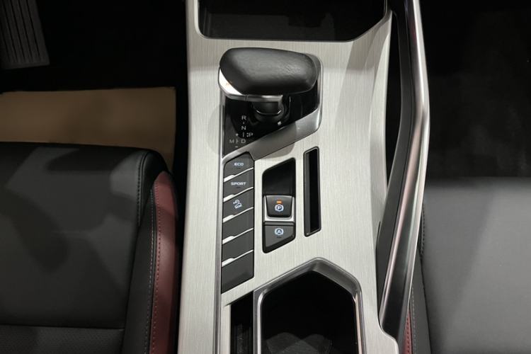 Used Geely Auto Coolray 2021 1.4T DCT Diamond Edition Interior 4