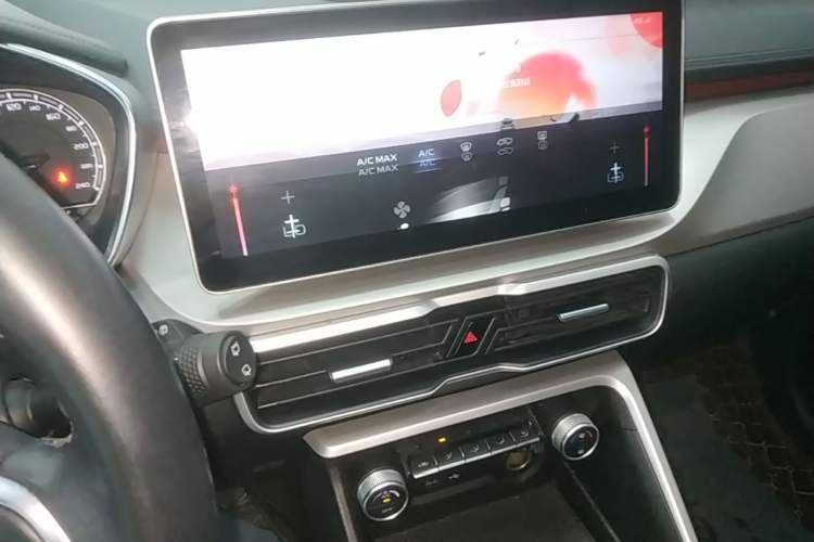 Used Geely Auto Coolray 2021 1.4T DCT Platinum Edition Audio And AC Panel