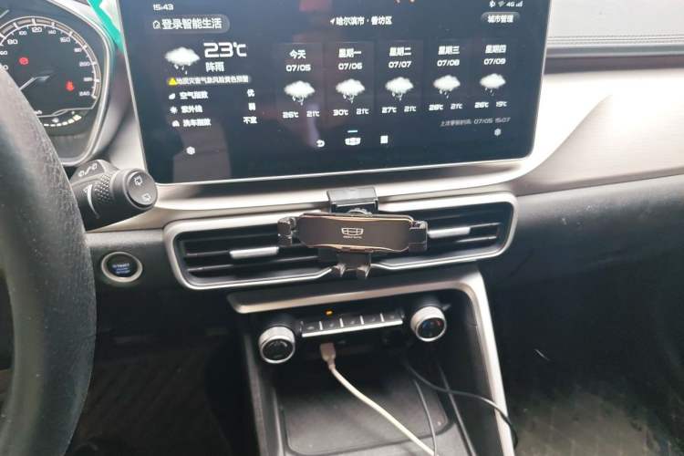 Used Geely Auto Coolray 2021 1.4T DCT Platinum Edition Audio And AC Panel