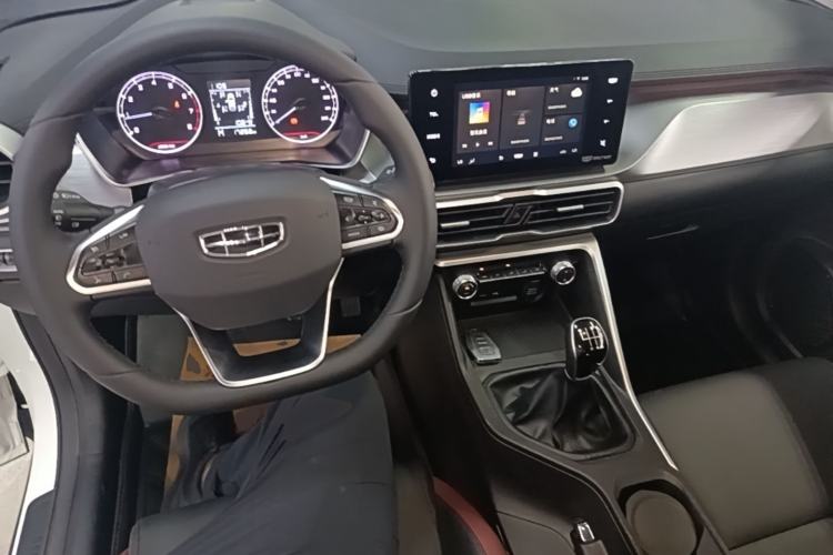 Used Geely Auto Coolray 2021 1.4T Manual Gold Edition Center Console