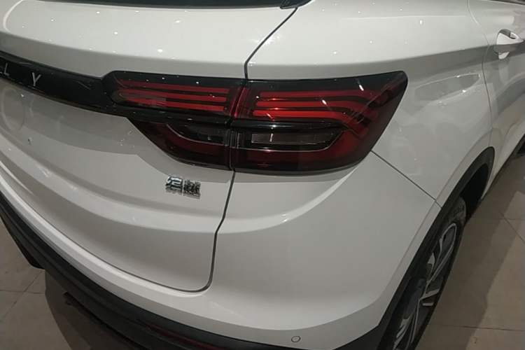 Used Geely Auto Coolray 2021 1.4T DCT Diamond Edition Exterior 3
