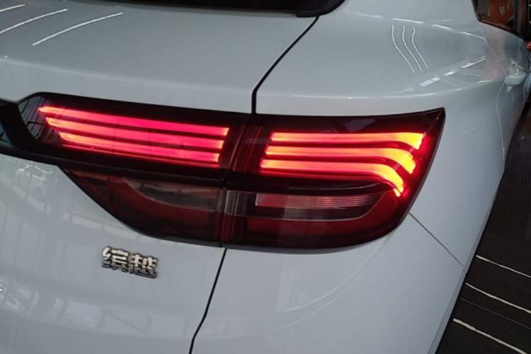 Used Geely Auto Coolray 2021 1.4T DCT Platinum Edition Exterior 3