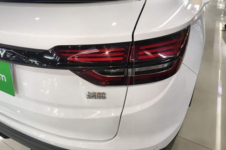 Used Geely Auto Coolray 2021 1.4T DCT Diamond Edition Exterior 3