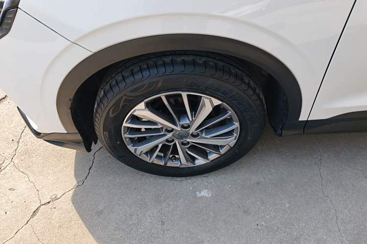 Used Geely Auto Coolray 2021 1.4T Manual Gold Edition Exterior 4