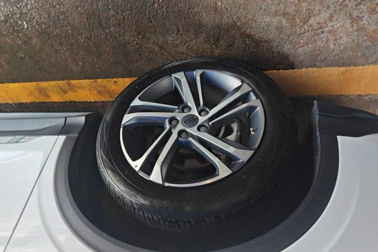 Used Geely Auto Coolray 2021 1.4T DCT Diamond Edition Exterior 4