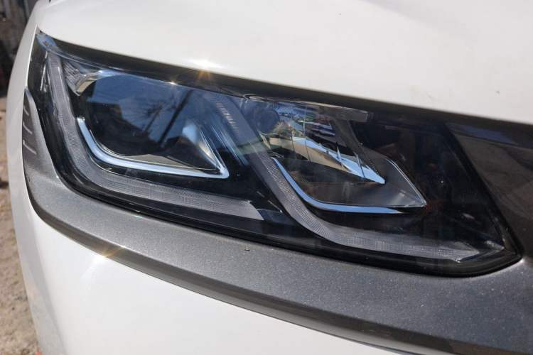 Used Geely Auto Coolray 2021 1.4T Manual Gold Edition Exterior 6