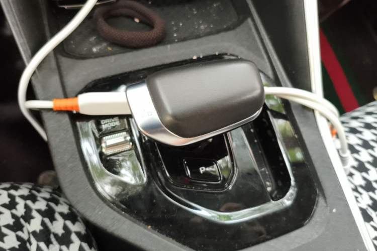 Used Geely Auto Coolray 2021 1.4T DCT Platinum Edition Gear Lever