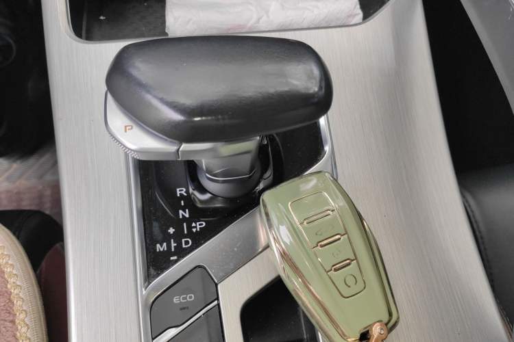 Used Geely Auto Coolray 2021 1.4T DCT Diamond Edition Gear Lever